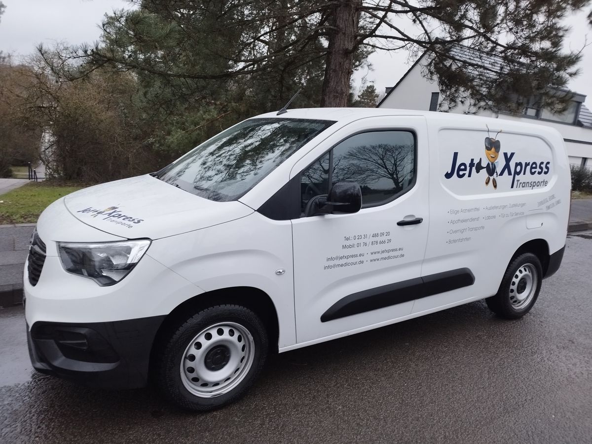 Firmenfahrzeug Firmenfahrzeug